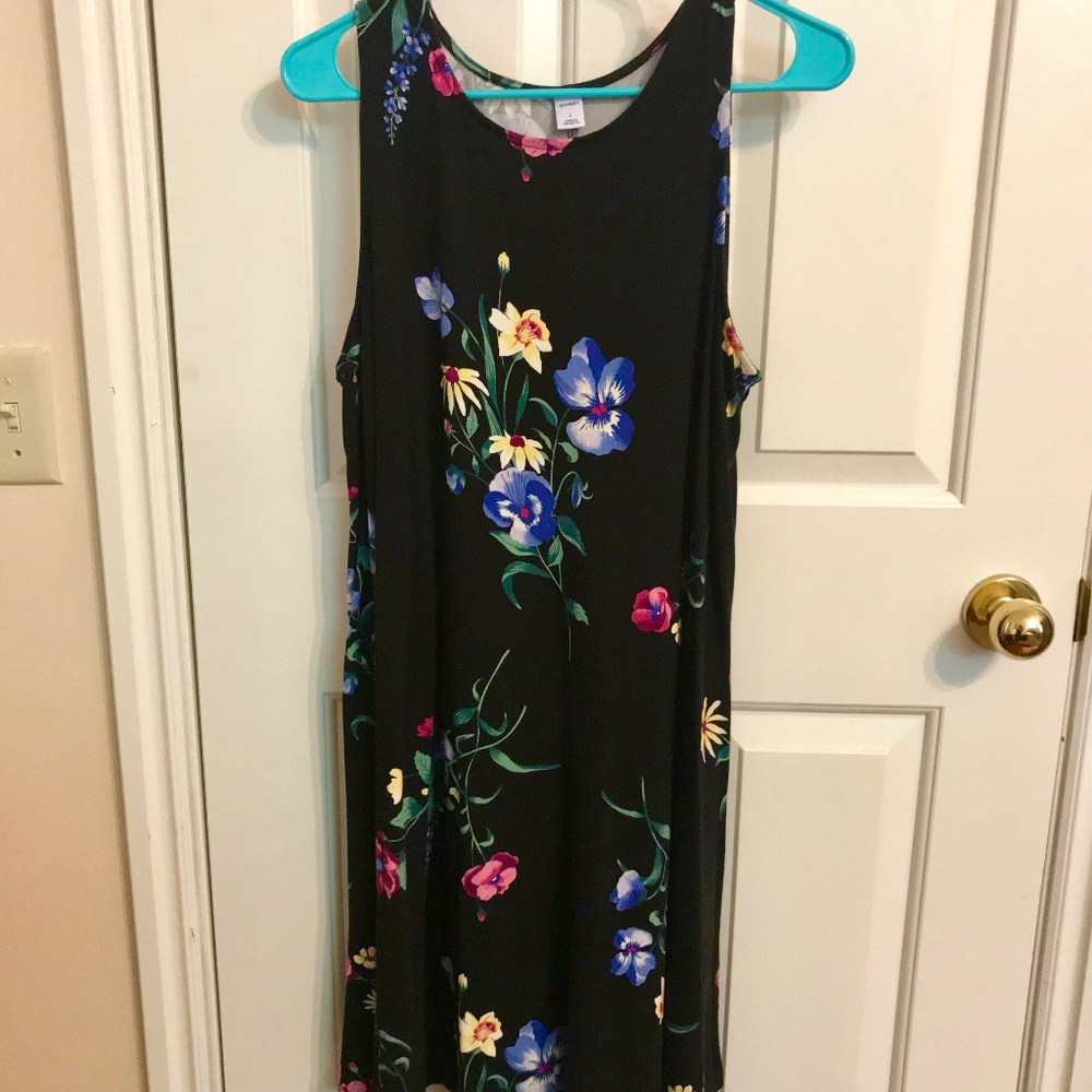 Old Navy L Sleeveless Black Floral Swing Dress